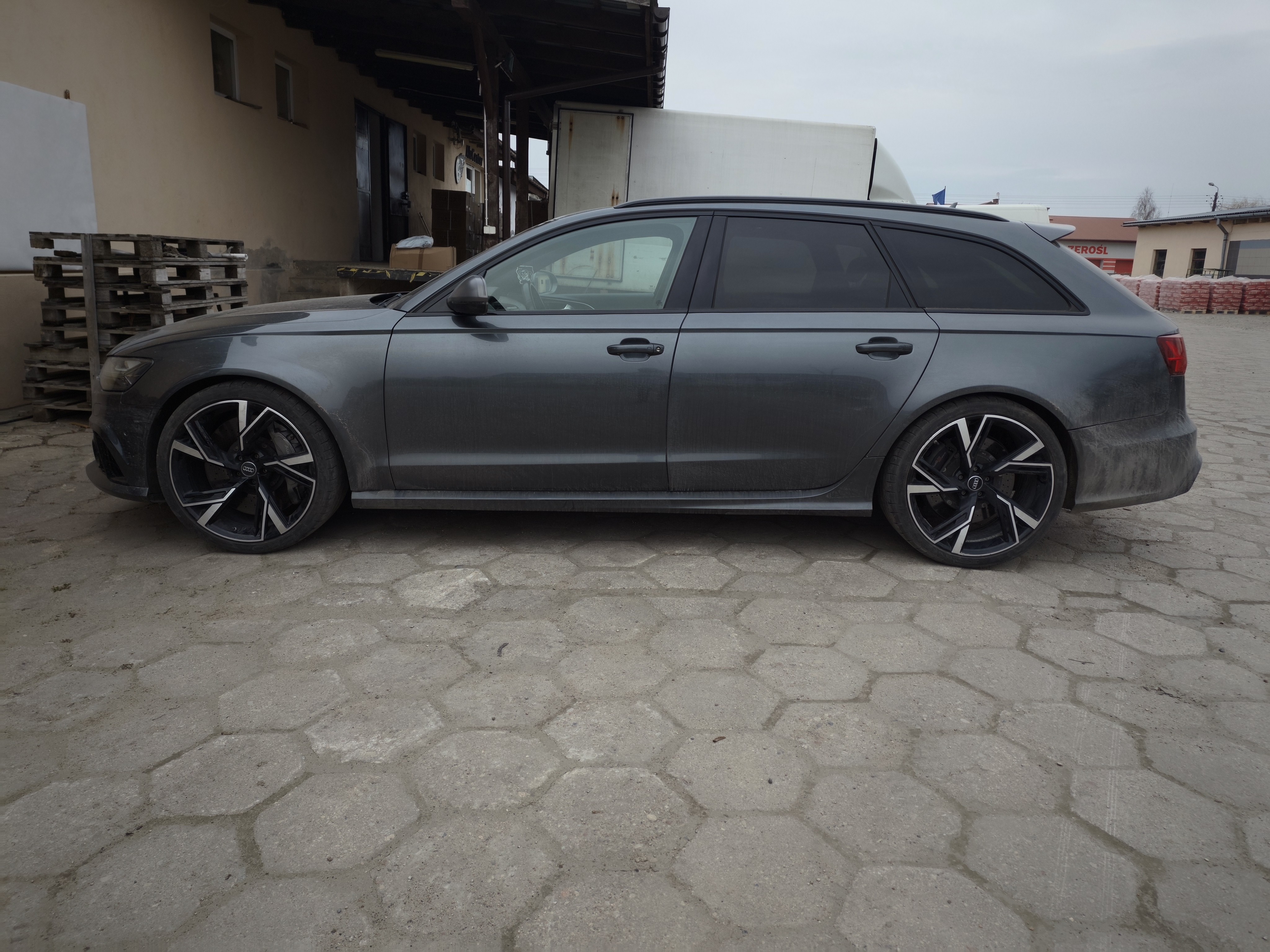 Jakie felgi do Audi A4? Najlepsze rozmiary i parametry (B8, B9)